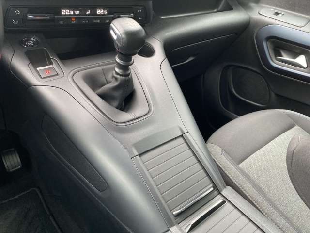 Fahrzeugbild eines Peugeot Rifter