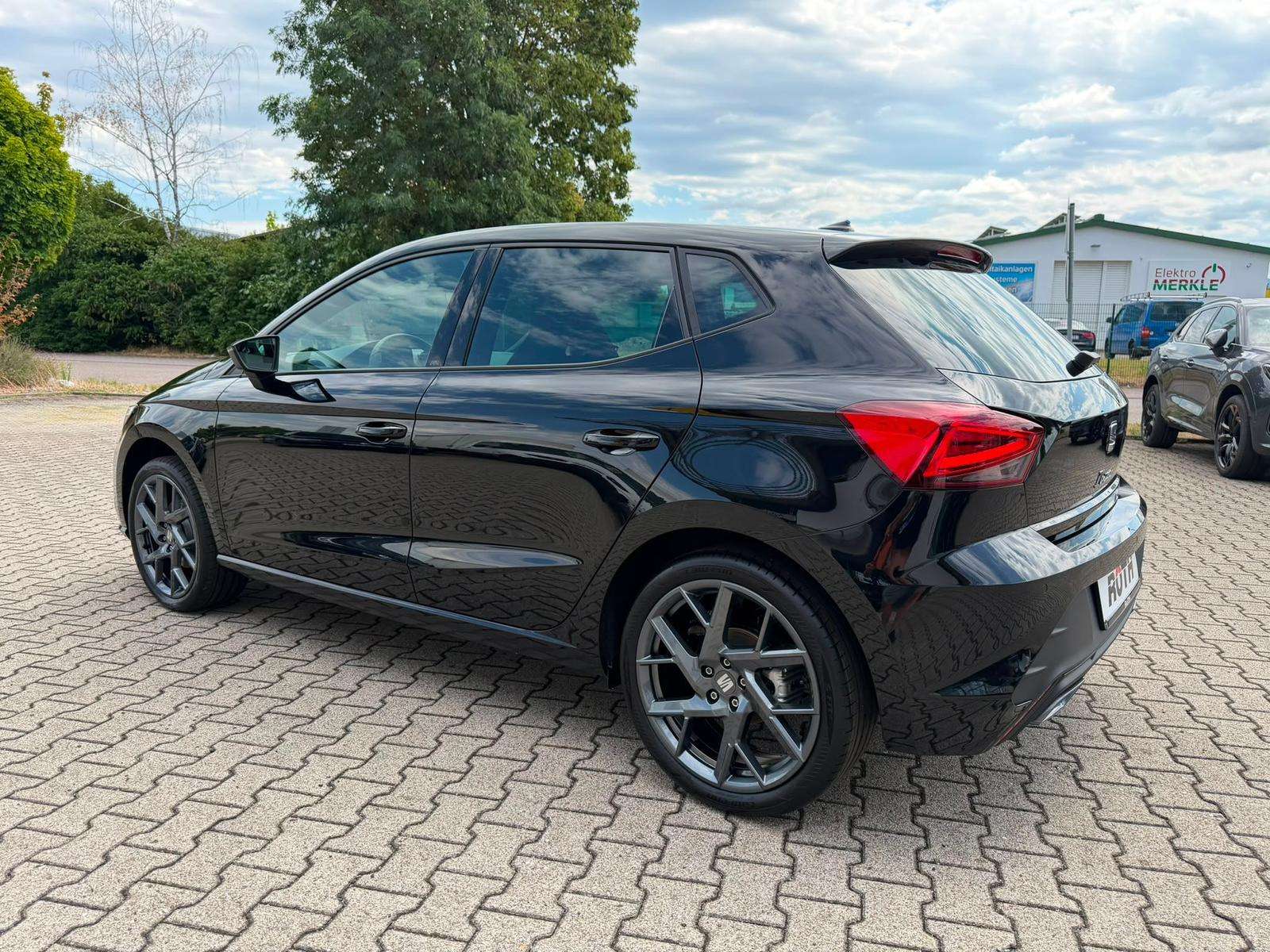 Fahrzeugbild eines SEAT Ibiza