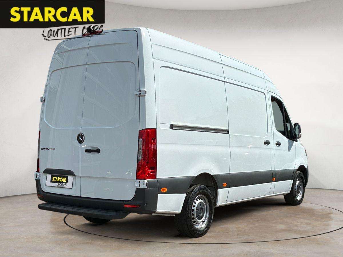 Fahrzeugbild eines Mercedes-Benz Sprinter