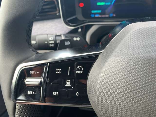Fahrzeugbild eines Renault 4 E-TECH