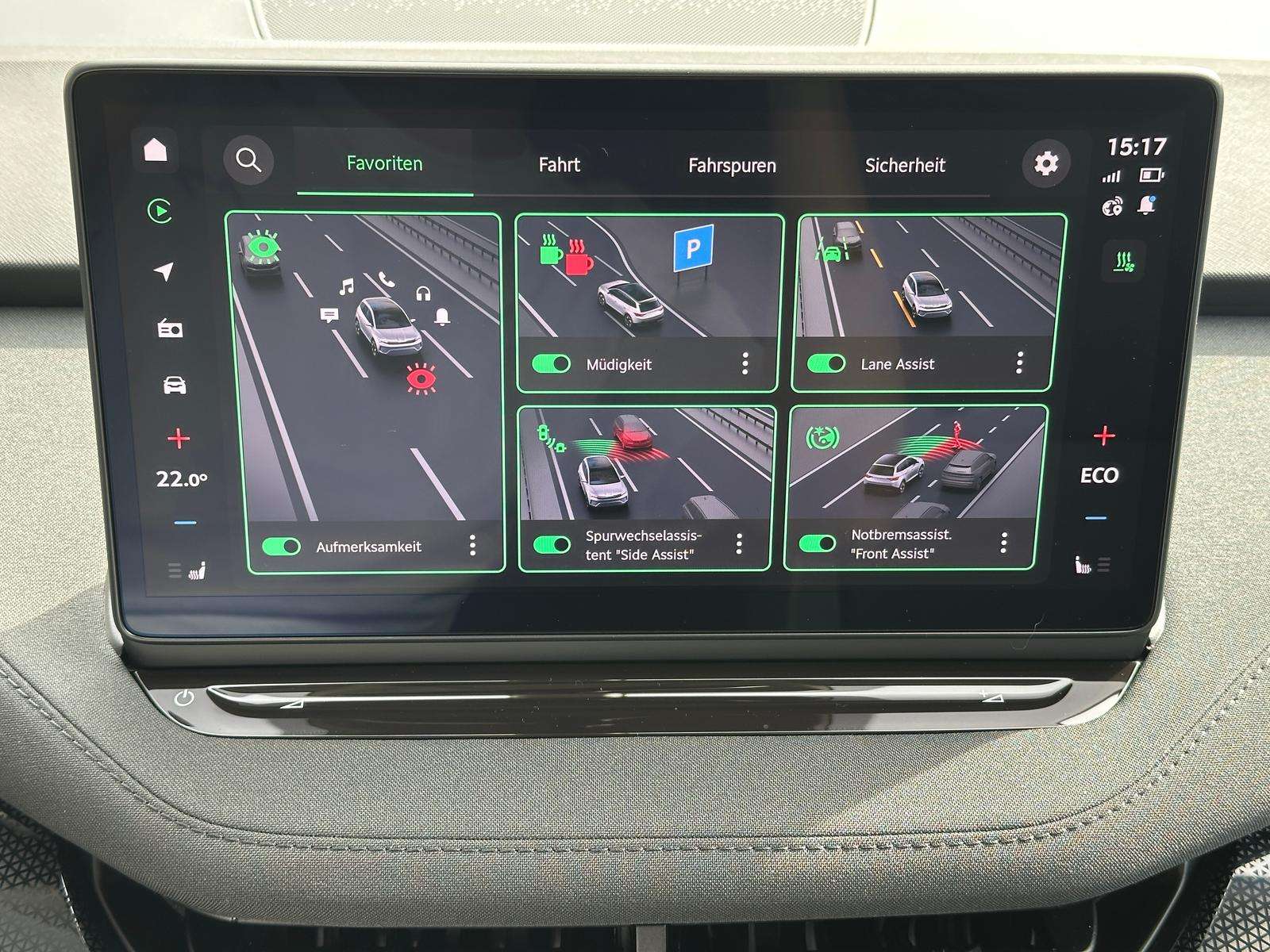 Fahrzeugbild eines Skoda ELROQ