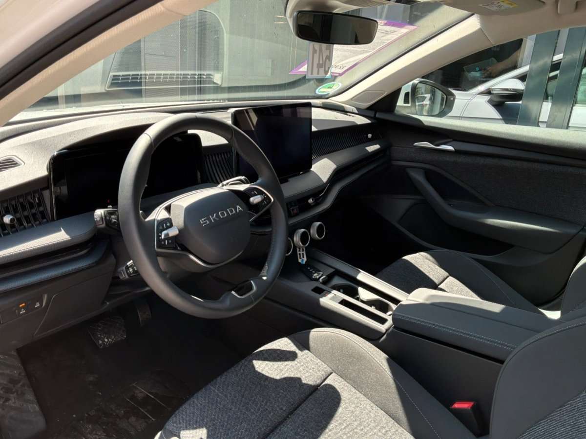 Fahrzeugbild eines Skoda Superb