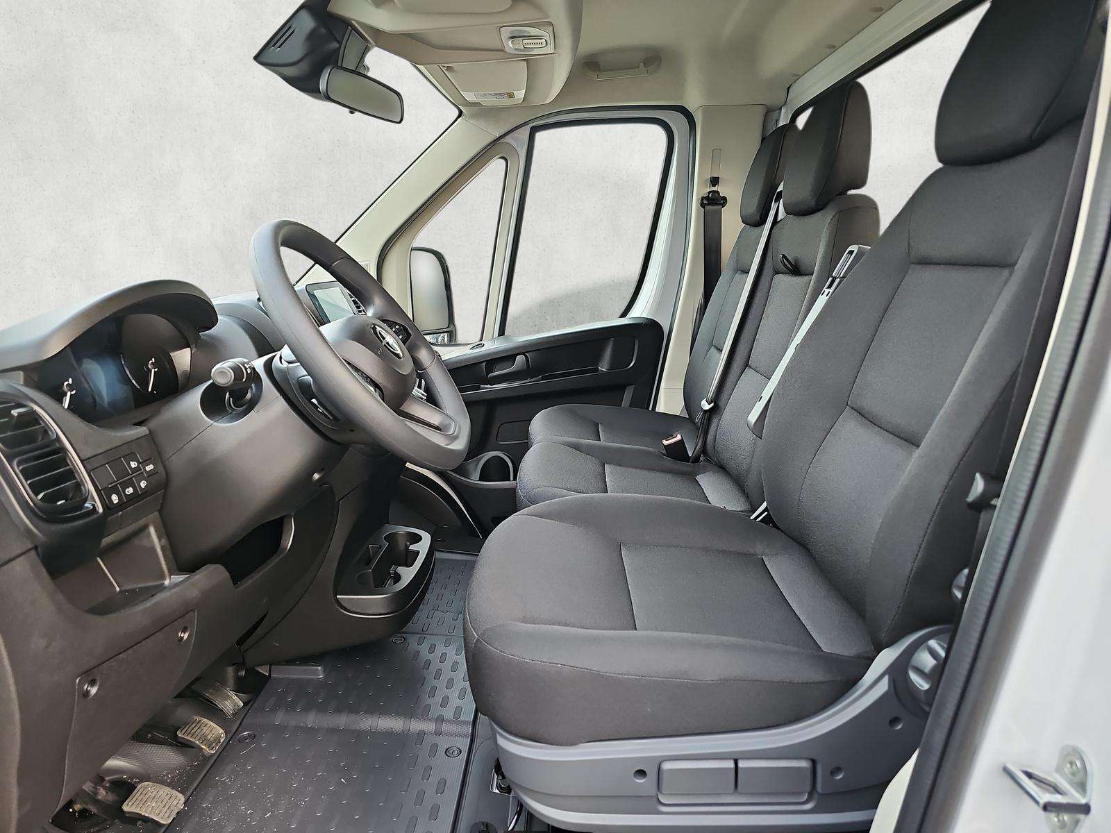 Fahrzeugbild eines Opel Movano