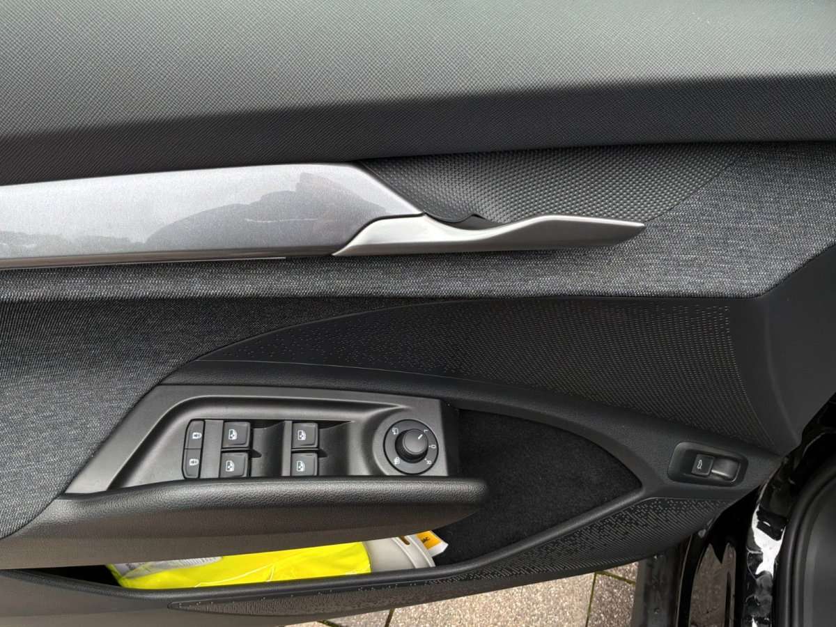 Fahrzeugbild eines Skoda ELROQ