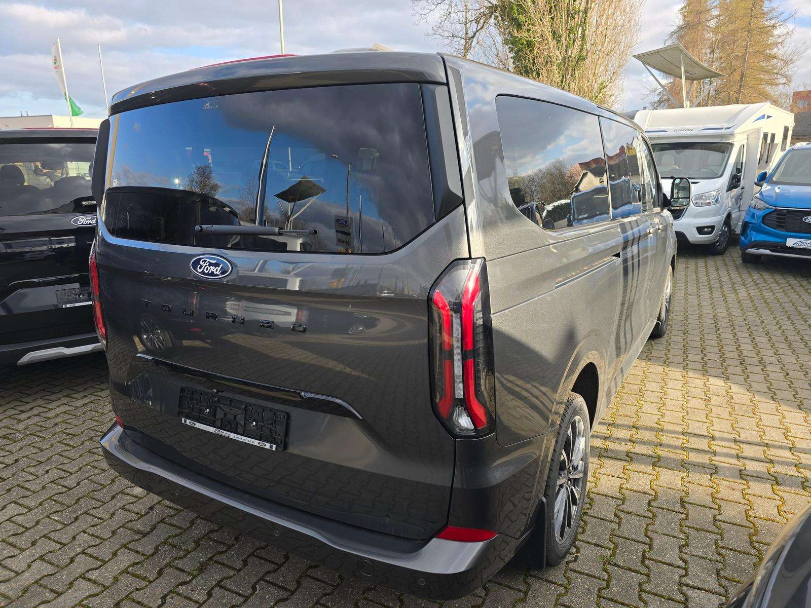 Fahrzeugbild eines Ford Tourneo Custom