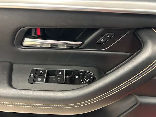 Fahrzeugbild eines Mazda CX-60