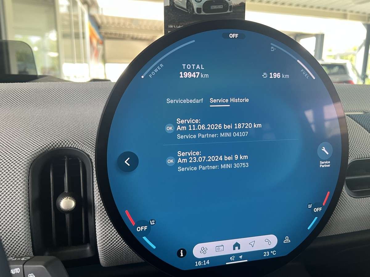 Fahrzeugbild eines MINI COOPER