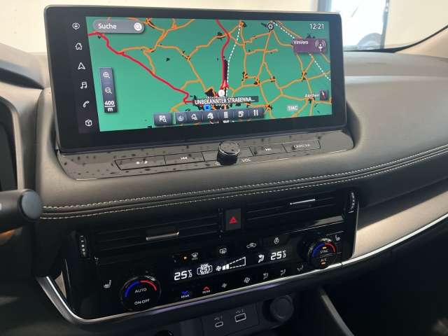 Fahrzeugbild eines Nissan X-TRAIL