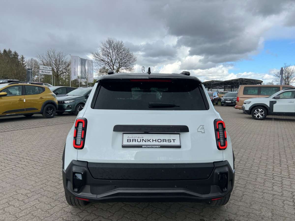 Fahrzeugbild eines Renault 4 E-TECH