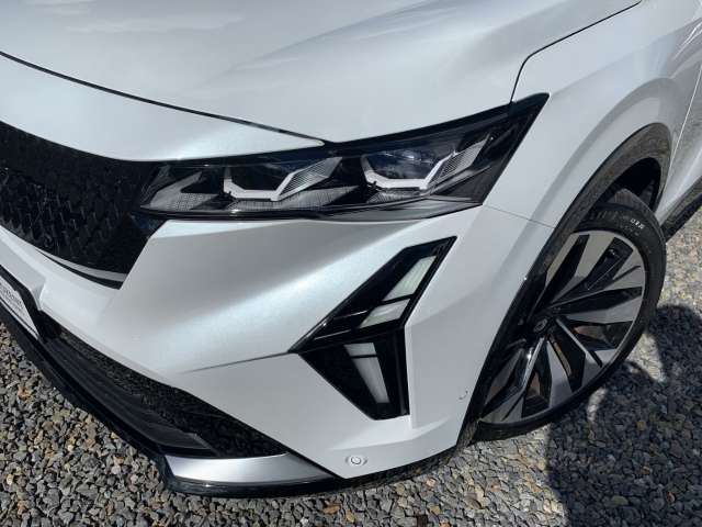 Fahrzeugbild eines Renault Rafale