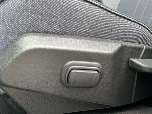 Fahrzeugbild eines Renault 4 E-TECH