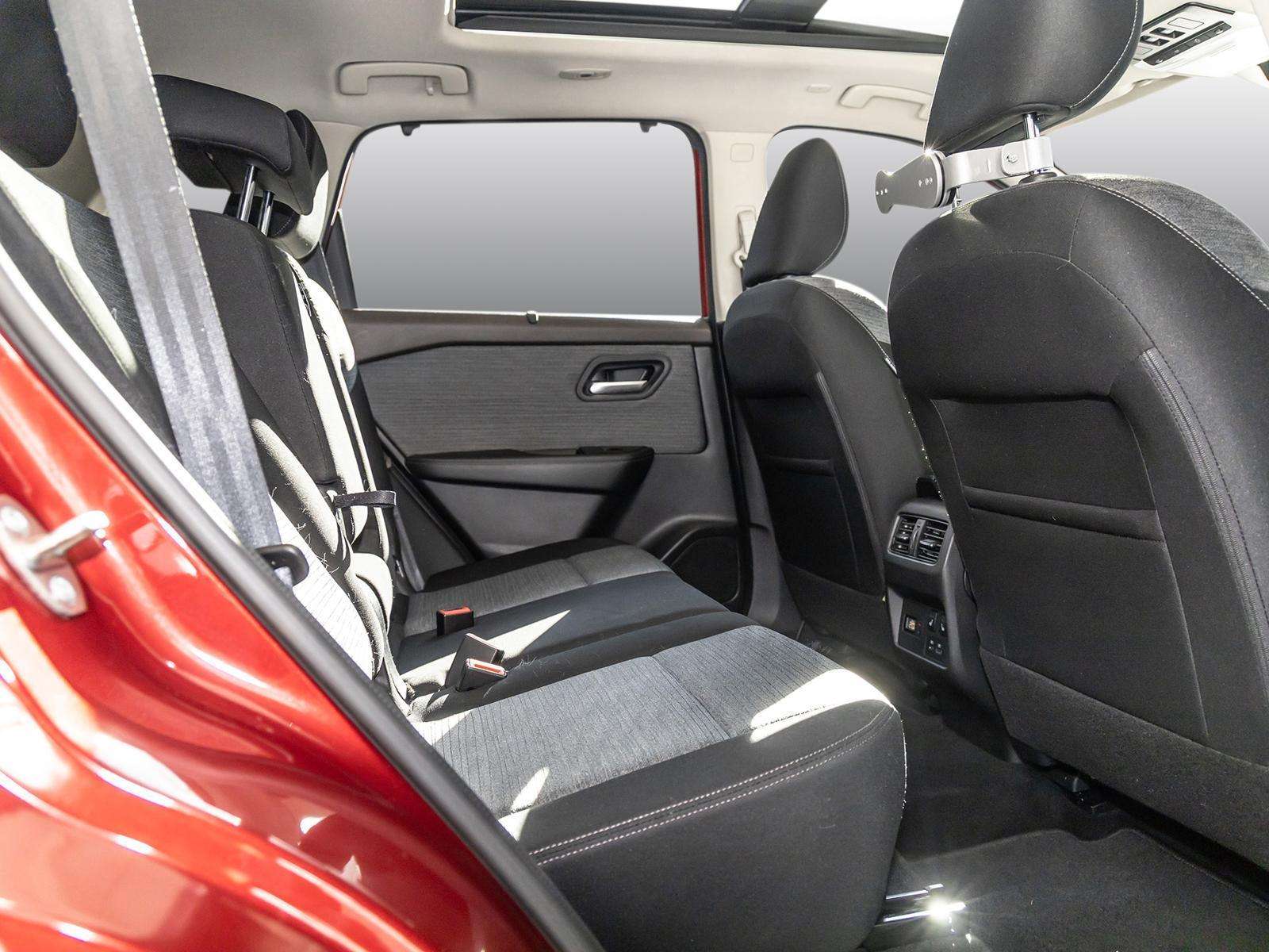 Fahrzeugbild eines Nissan X-TRAIL