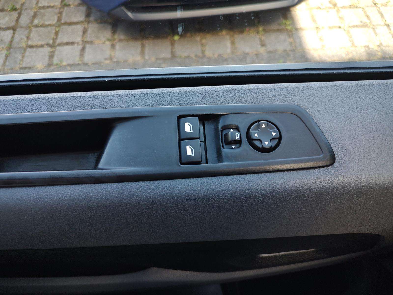 Fahrzeugbild eines Opel Vivaro