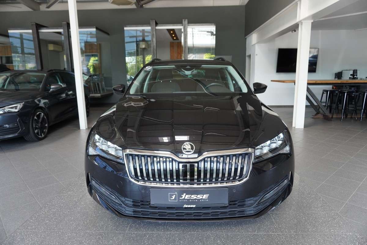 Fahrzeugbild eines Skoda Superb