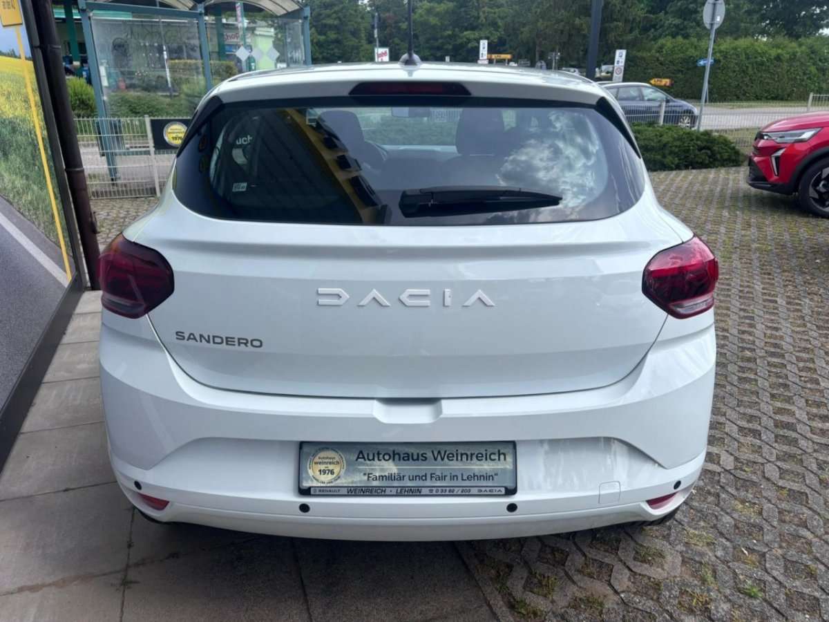 Fahrzeugbild eines Dacia Sandero