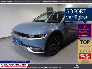 Schräge Frontansicht auf einen Hyundai IONIQ 5 , freigestellt
