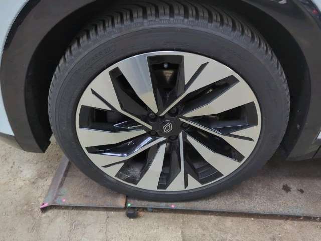 Fahrzeugbild eines Renault Rafale