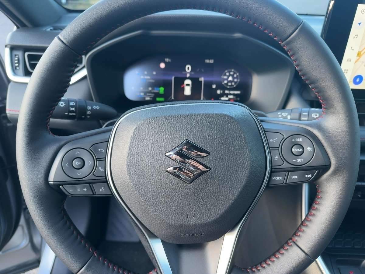 Fahrzeugbild eines Suzuki Across