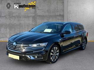 Schräge Frontansicht auf einen Renault Talisman , freigestellt