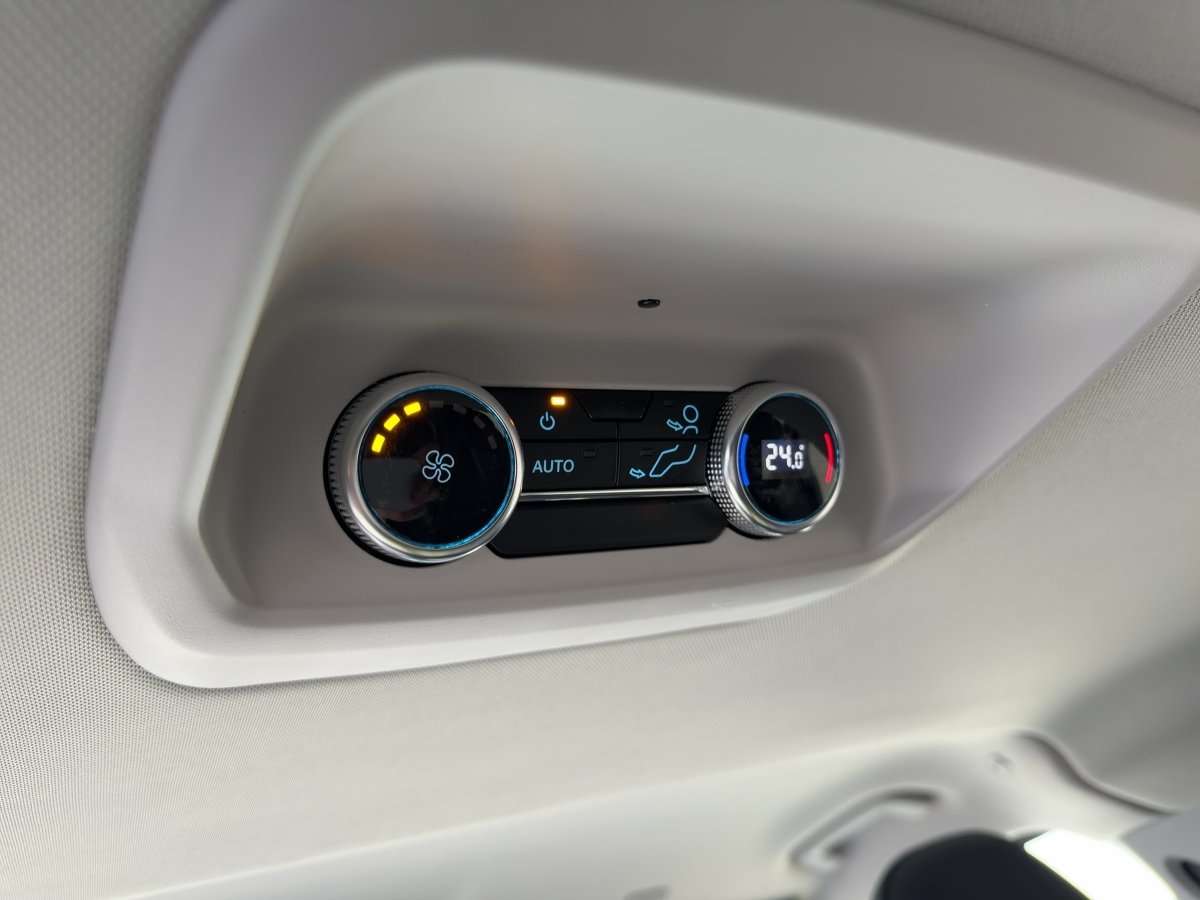 Fahrzeugbild eines Ford Tourneo Custom
