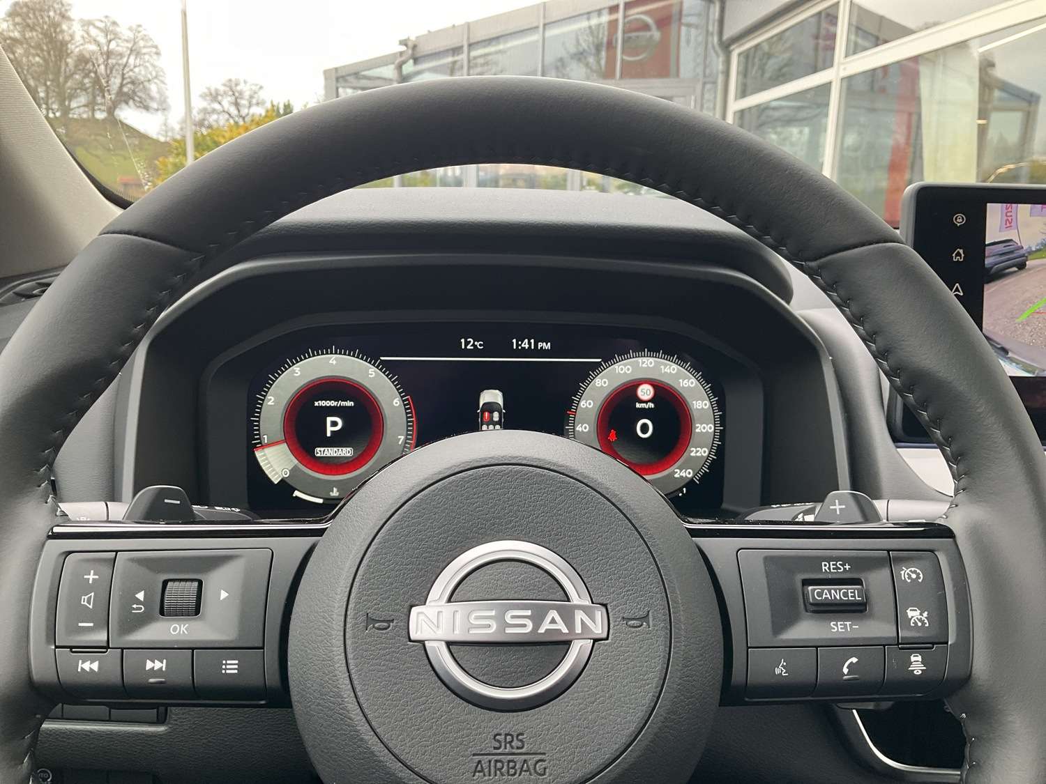 Fahrzeugbild eines Nissan X-TRAIL