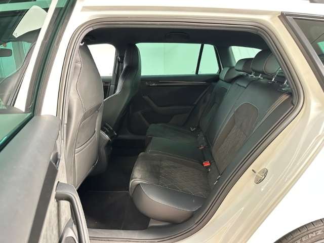 Fahrzeugbild eines Skoda Superb