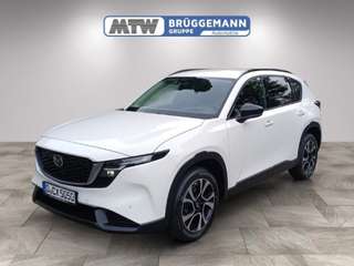 Schräge Frontansicht auf einen Mazda CX-5 , freigestellt