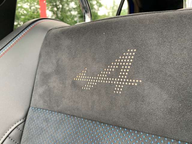 Fahrzeugbild eines Renault Rafale