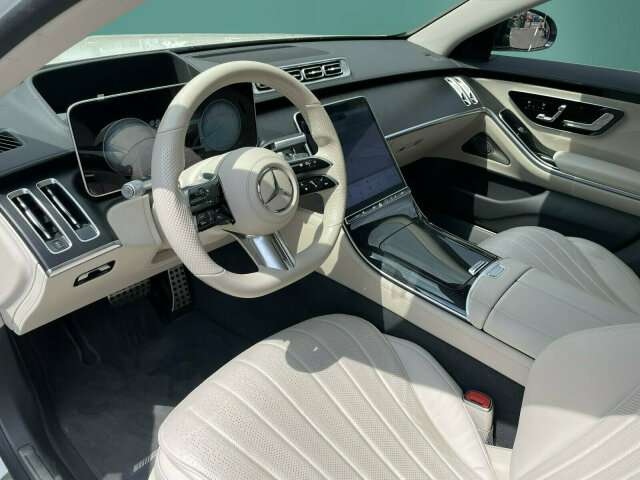 Fahrzeugbild eines Mercedes-Benz S-Klasse