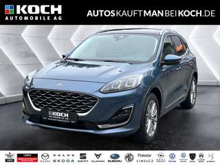 Schräge Frontansicht auf einen Ford Kuga , freigestellt