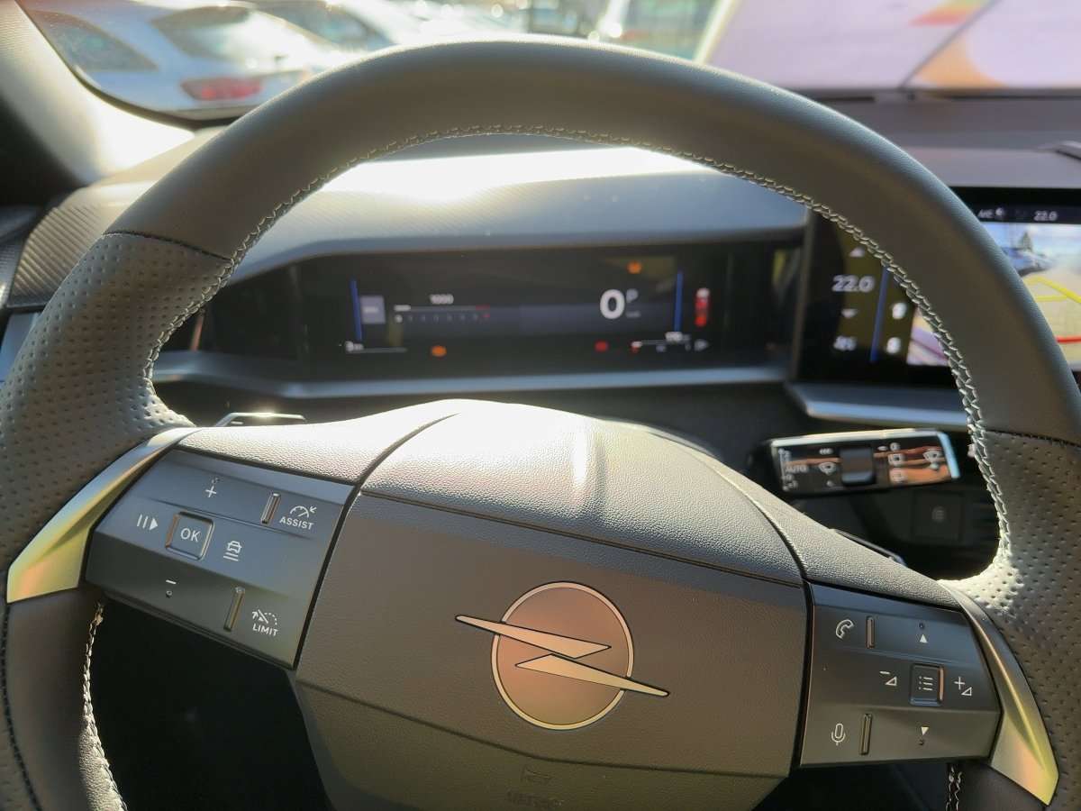 Fahrzeugbild eines Opel Grandland X