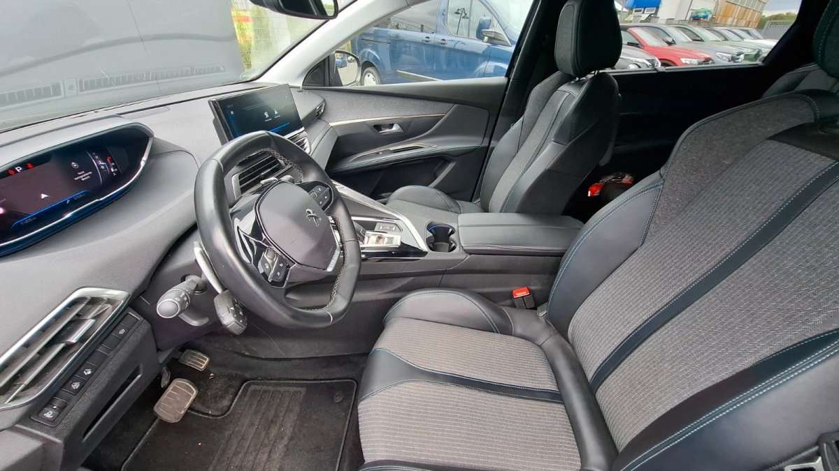 Fahrzeugbild eines Peugeot 5008