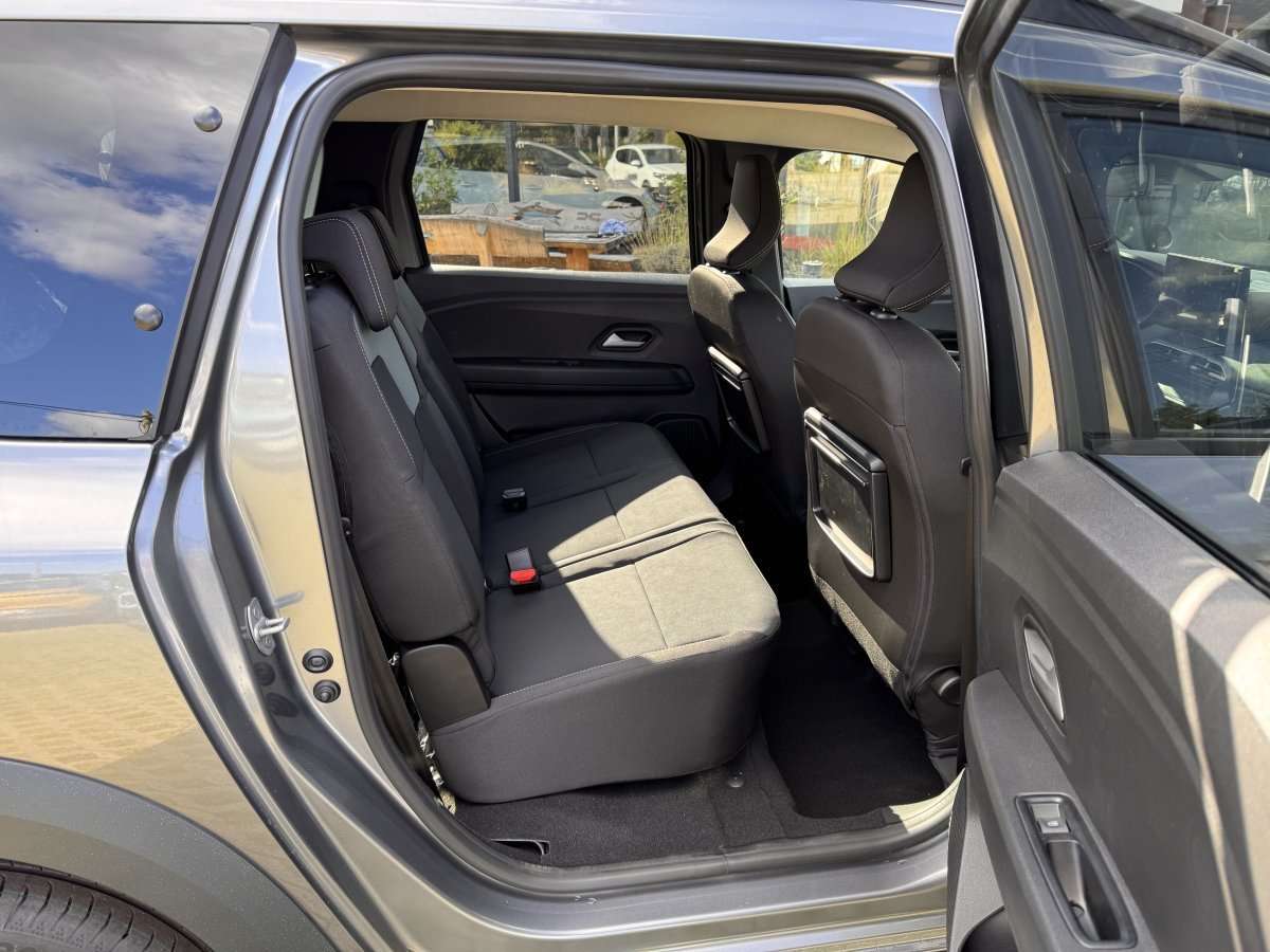 Fahrzeugbild eines Dacia Jogger