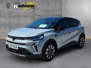 Schräge Frontansicht auf einen Renault Captur , freigestellt