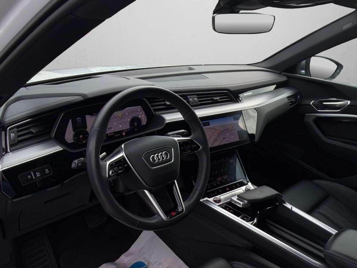 Fahrzeugbild eines Audi e-tron