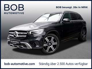 Schräge Frontansicht auf einen Mercedes-Benz GLC , freigestellt