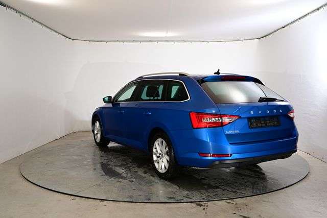 Fahrzeugbild eines Skoda Superb
