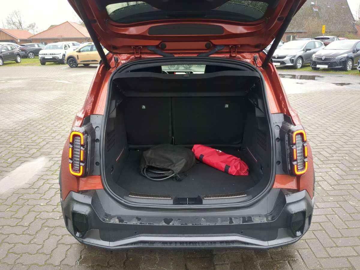 Fahrzeugbild eines Renault 4 E-TECH