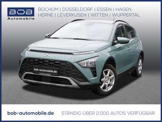 Schräge Frontansicht auf einen Hyundai Bayon , freigestellt