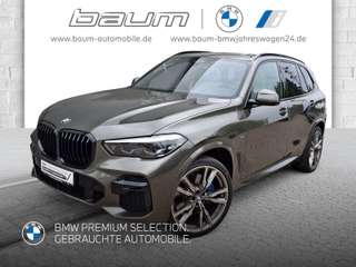 Schräge Frontansicht auf einen BMW X5 , freigestellt