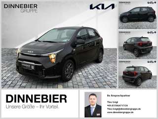 Schräge Frontansicht auf einen Kia Picanto , freigestellt