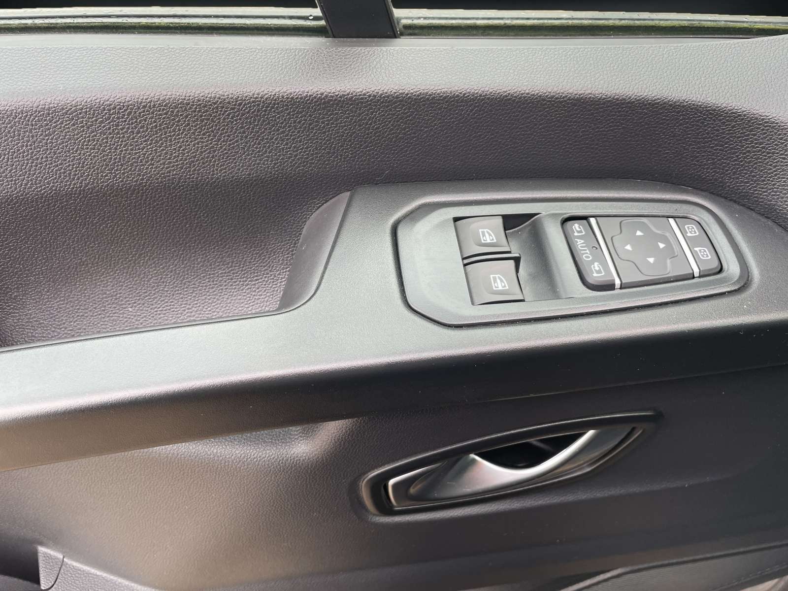 Fahrzeugbild eines Nissan Primastar