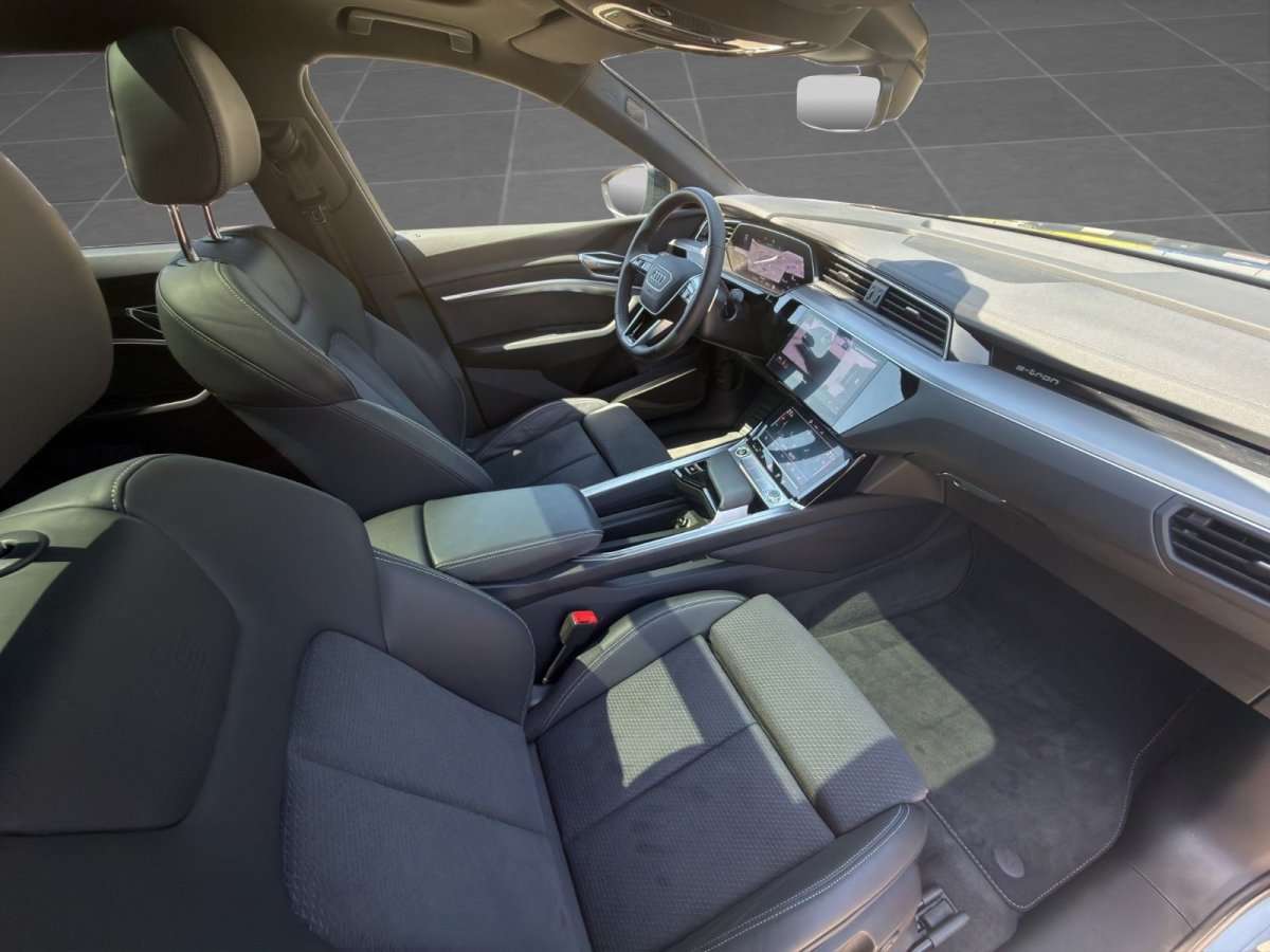 Fahrzeugbild eines Audi e-tron