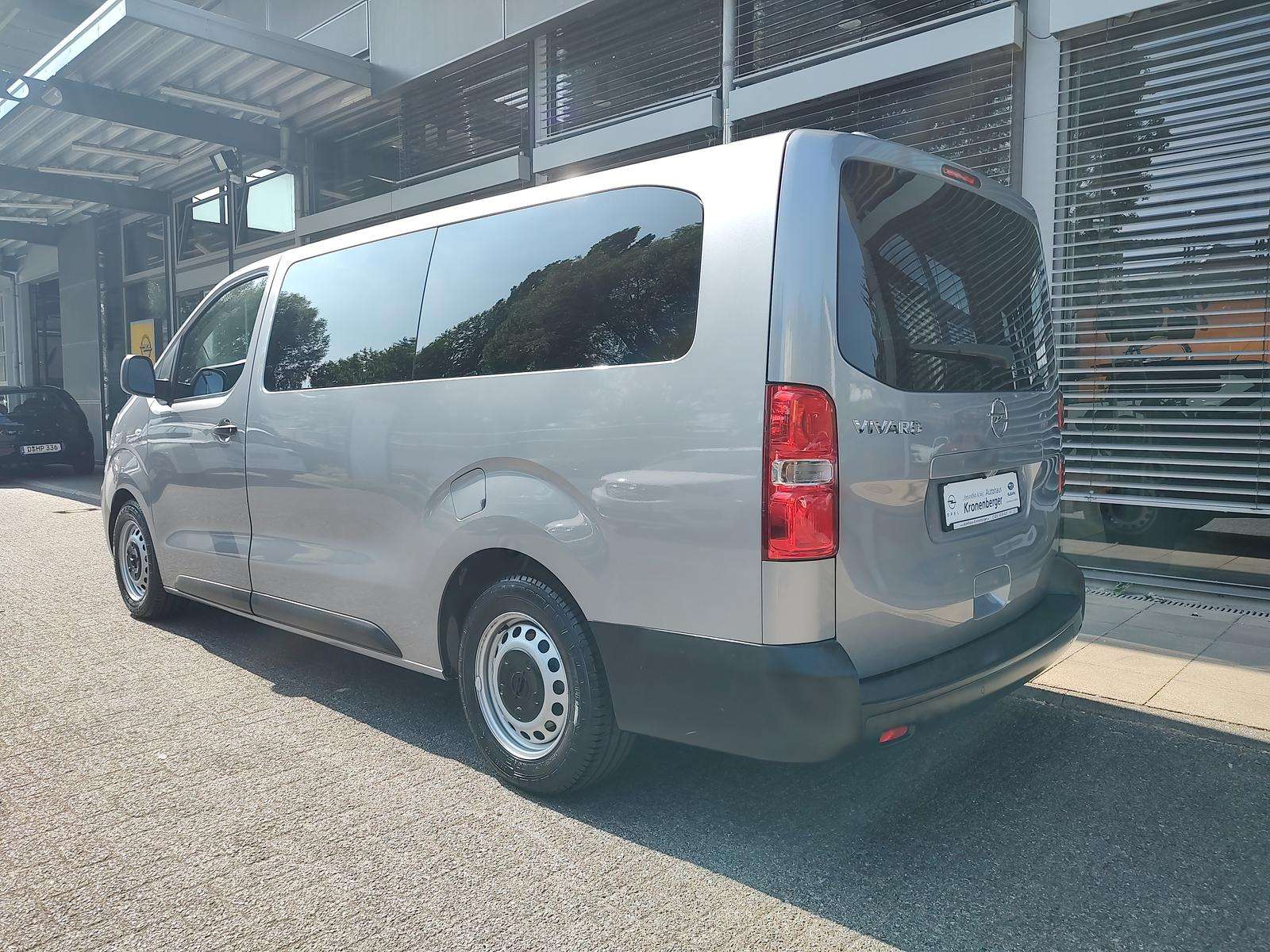 Fahrzeugbild eines Opel Vivaro