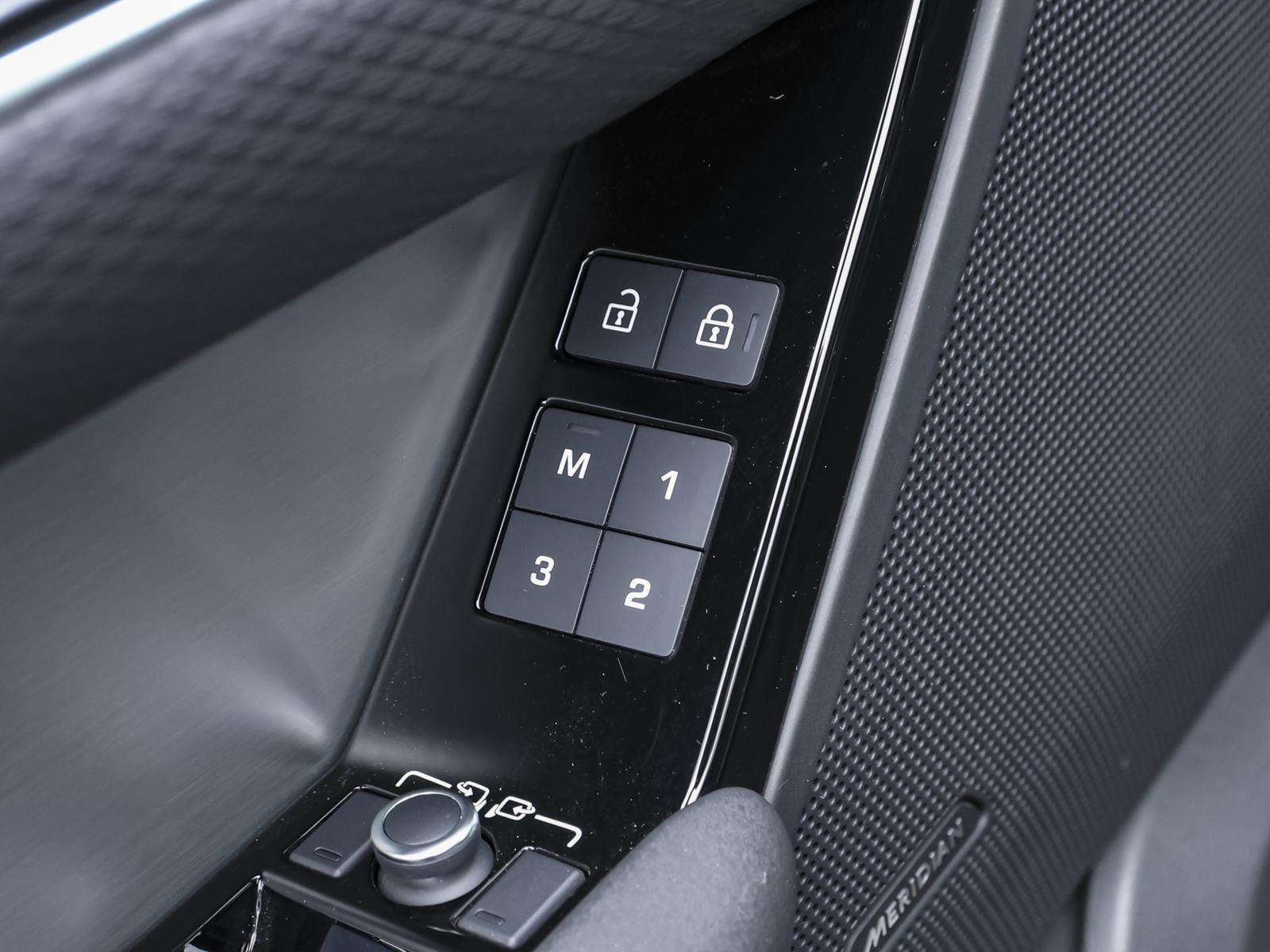 Fahrzeugbild eines Land Rover Range Rover Velar