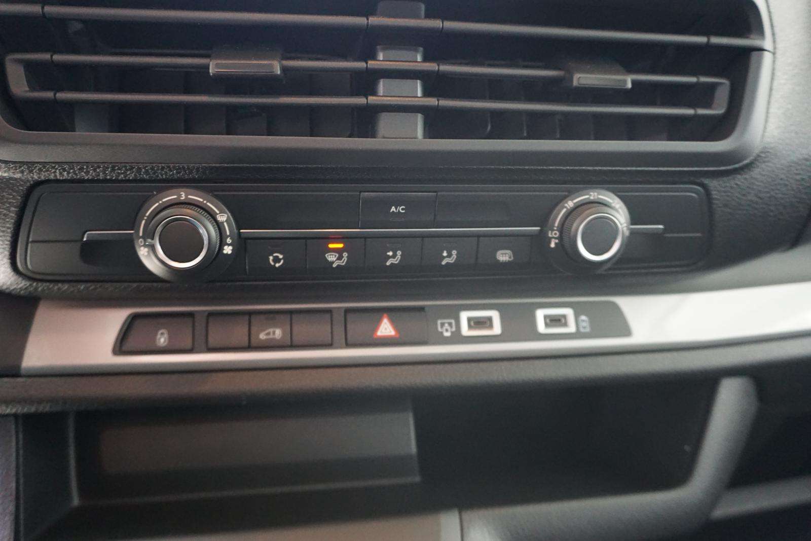 Fahrzeugbild eines Opel Vivaro