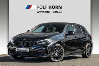 Schräge Frontansicht auf einen BMW 1er-Reihe , freigestellt