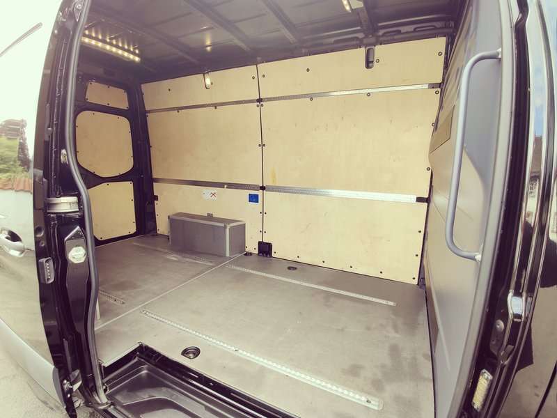 Fahrzeugbild eines Mercedes-Benz Sprinter