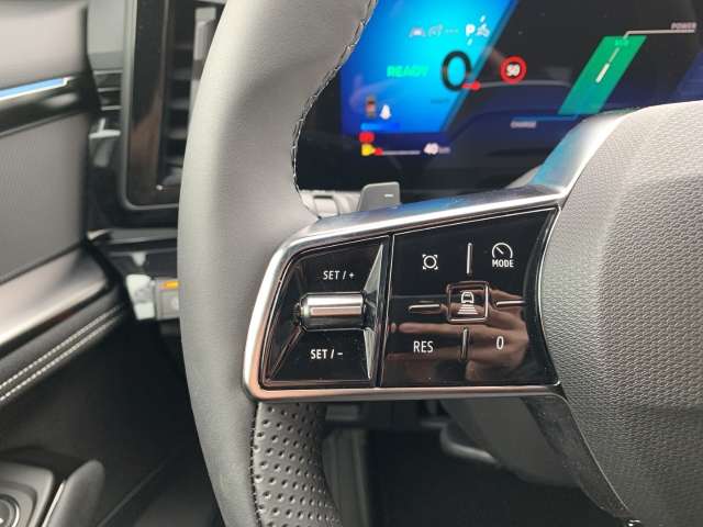 Fahrzeugbild eines Renault Rafale