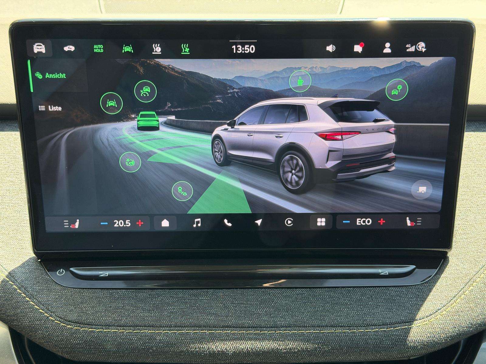 Fahrzeugbild eines Skoda ELROQ